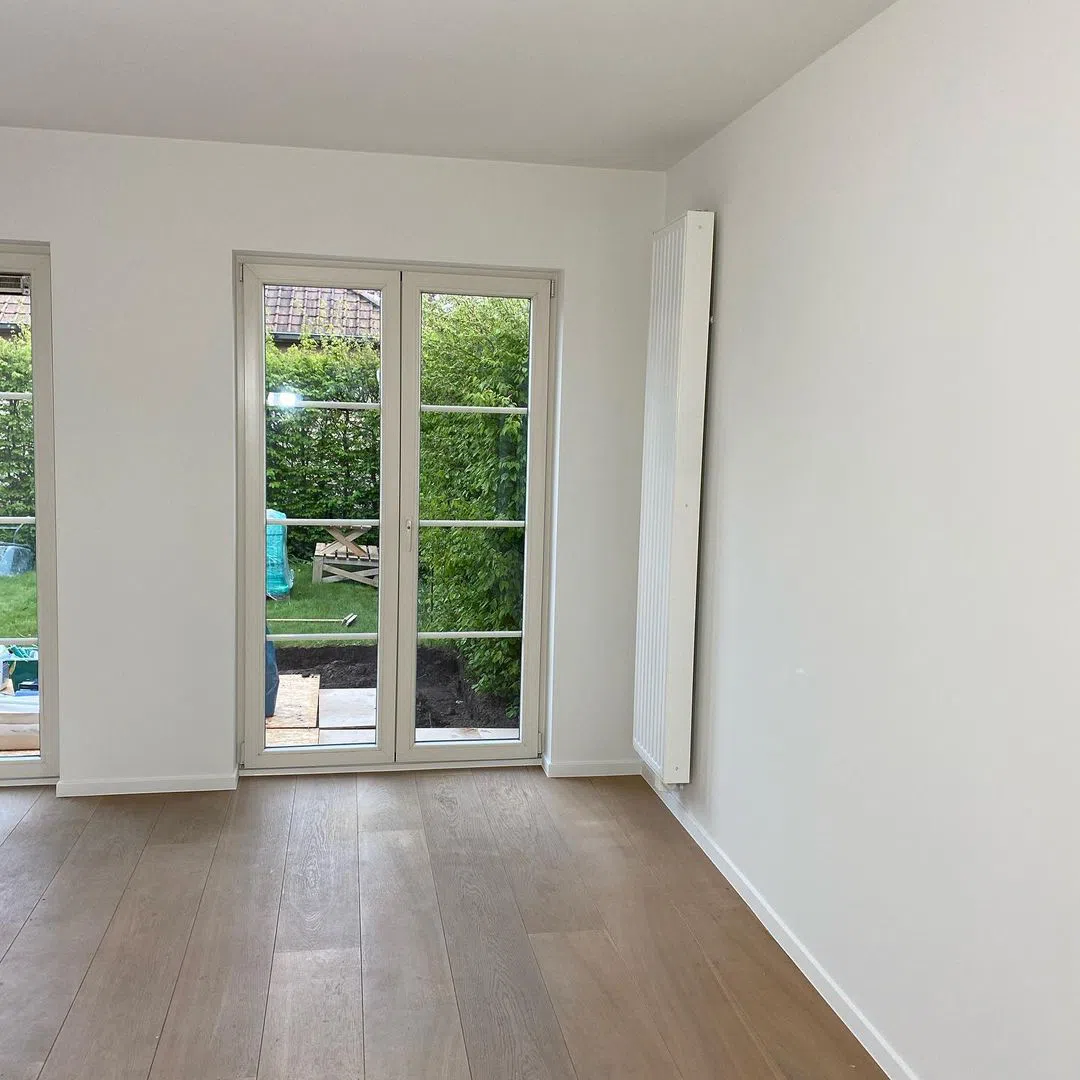 Интерьер с белыми стенами RAL Classic 9010