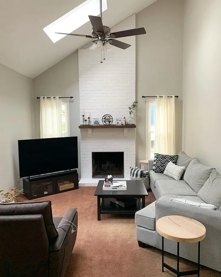 Sherwin Williams SW 7029 Agreeable Gray в интерьере фото