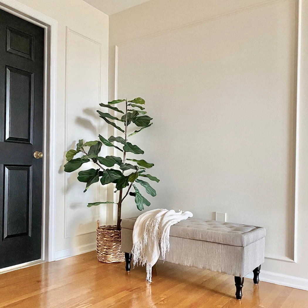 Sherwin Williams SW 7010 White Duck в интерьере фото