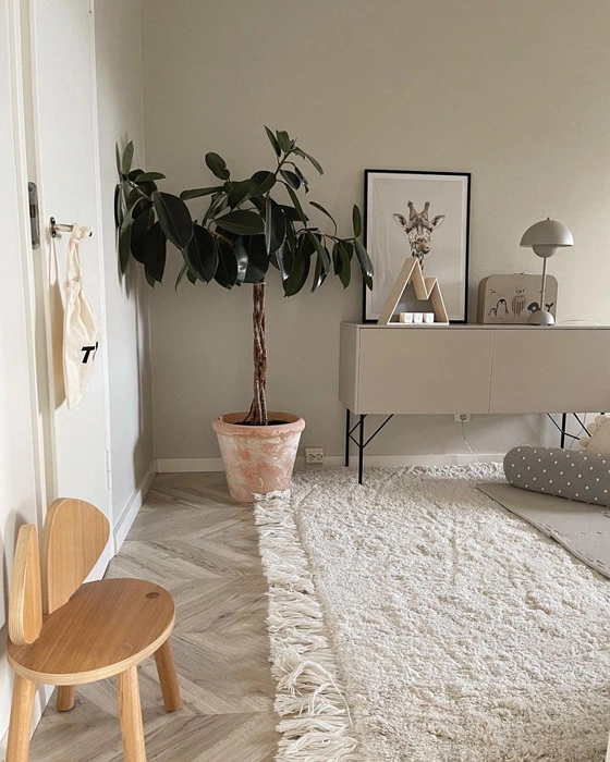 Tikkurila Пиацца Y487 на акцентной стене