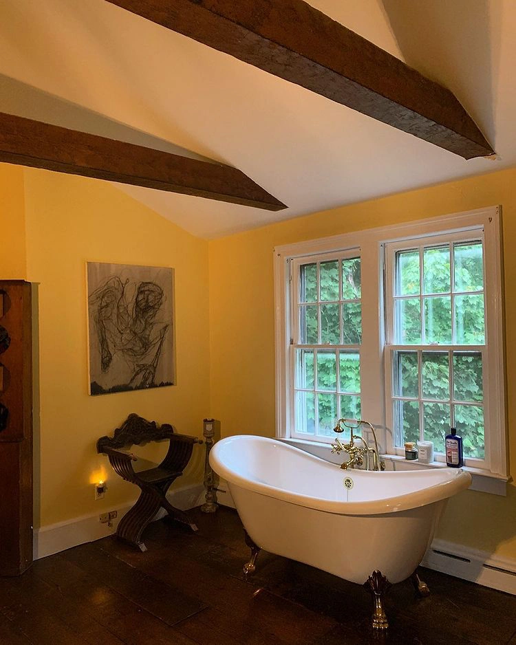 Benjamin Moore HC-4 Hawthorne Yellow в интерьере фото