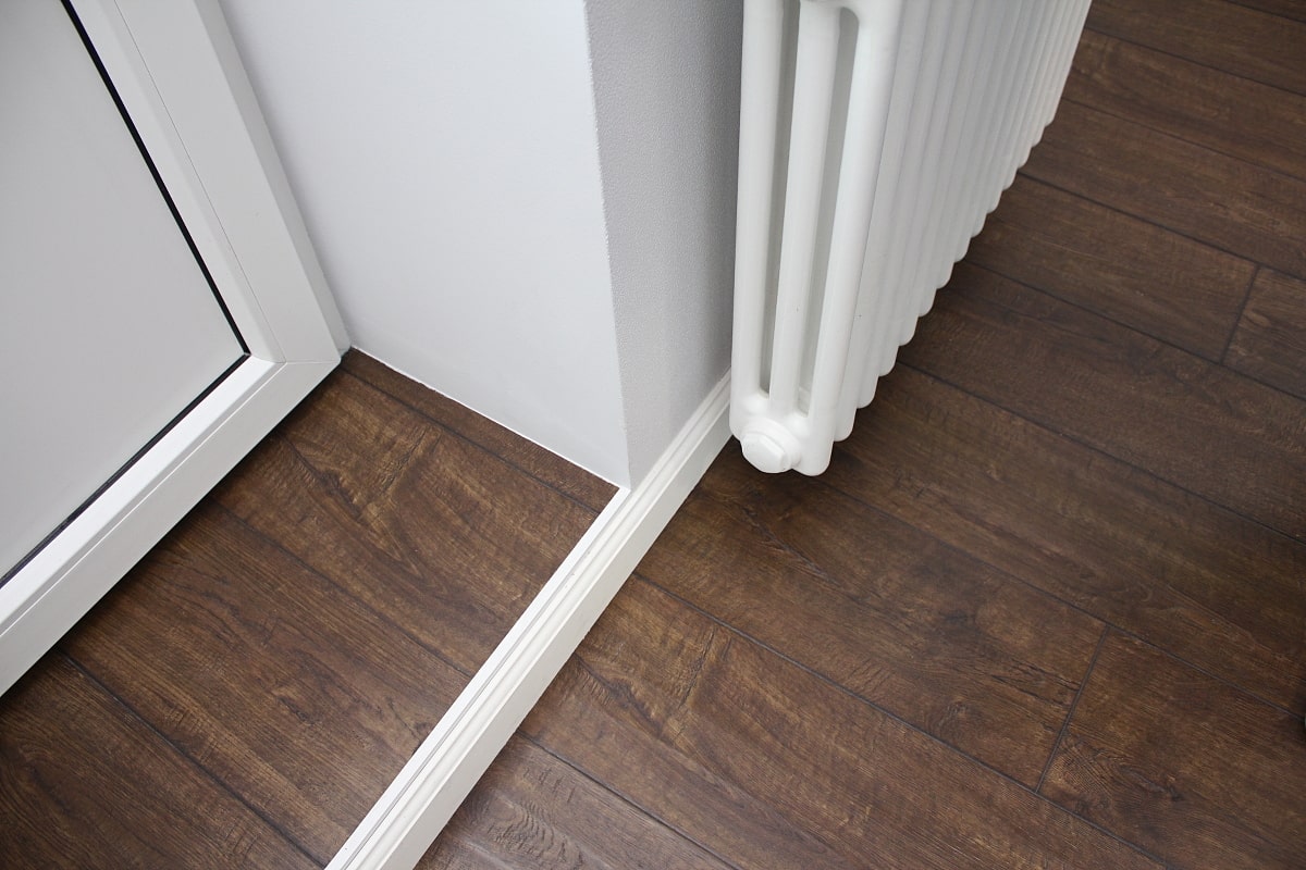 Балконный порог из ламината