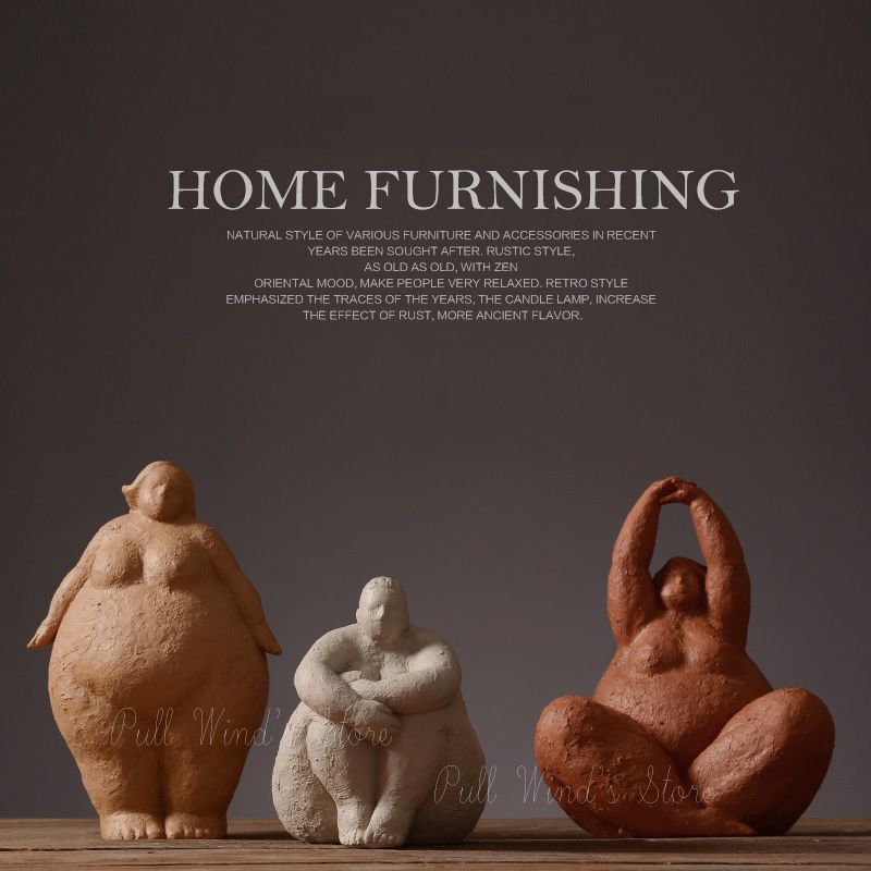 Статуэтки с полными женщинами в грубой технике