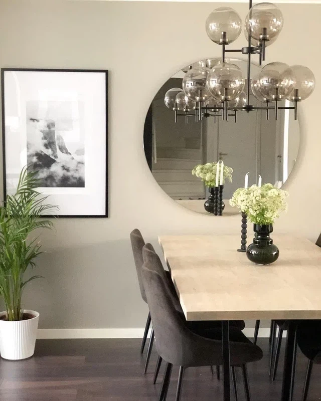 Тёплый серый интерьер