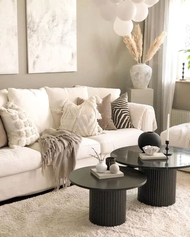 Тёплый серый интерьер