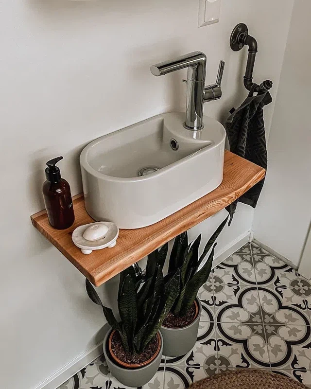 Маленькая накладная раковина