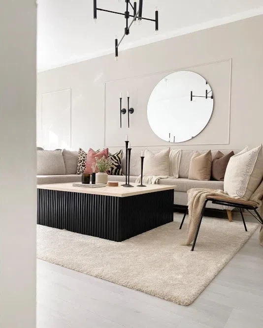 Светлый интерьер с бежевыми стенами