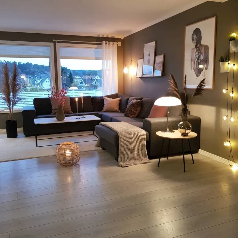 Серая гостиная с другого ракурса