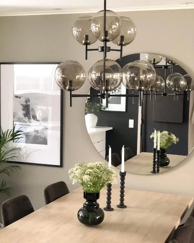 Тёплый серый интерьер