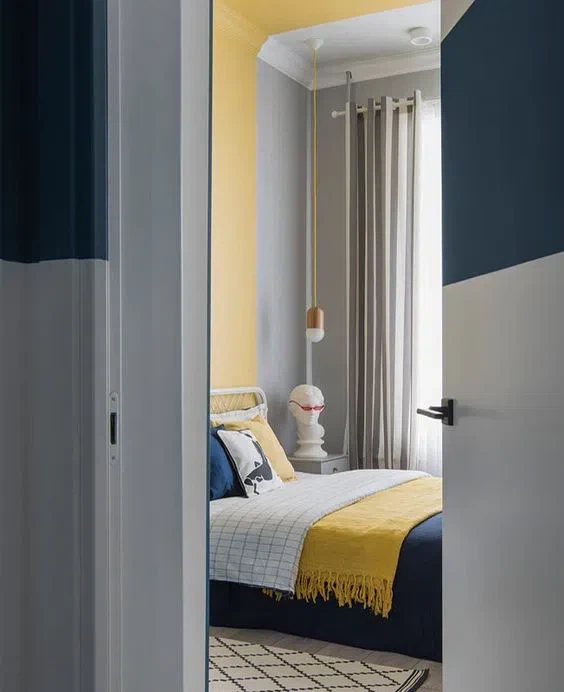 Интерьер с яркими акцентами