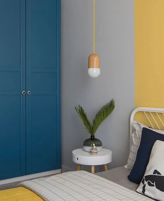 Интерьер с яркими акцентами